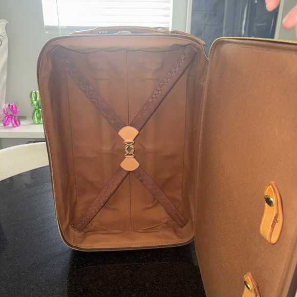 Authentic Louis Vuitton Luggage Set – 3 Pieces – $3,500 (All Included) - Picture 4 of 10